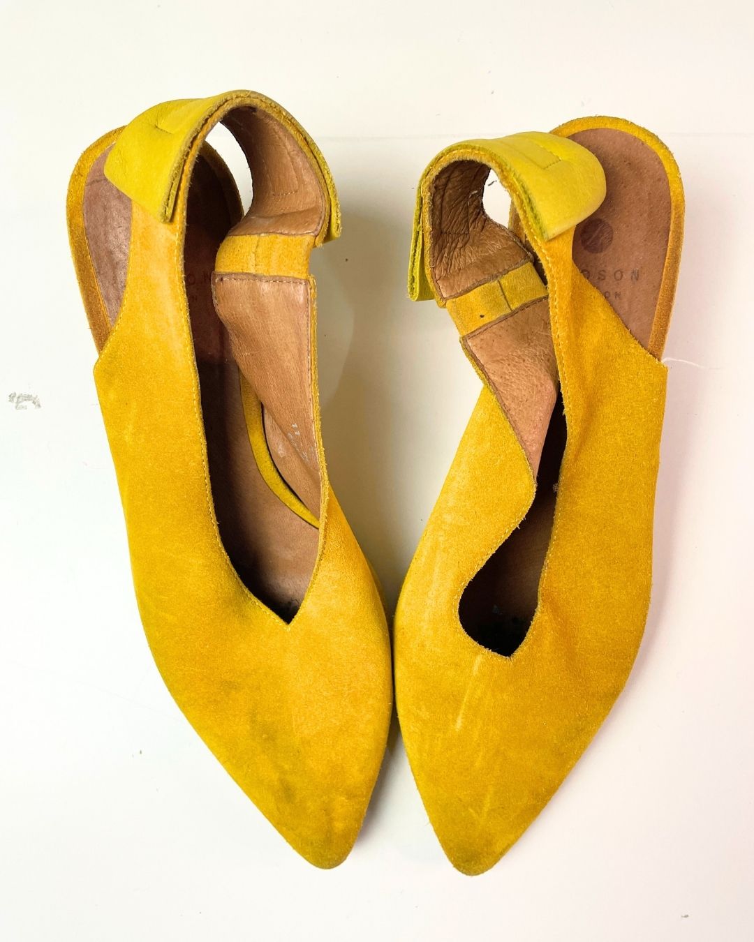 second hand Hudson Hudson Yellow Suedue Heels Size 6 25 OWNI