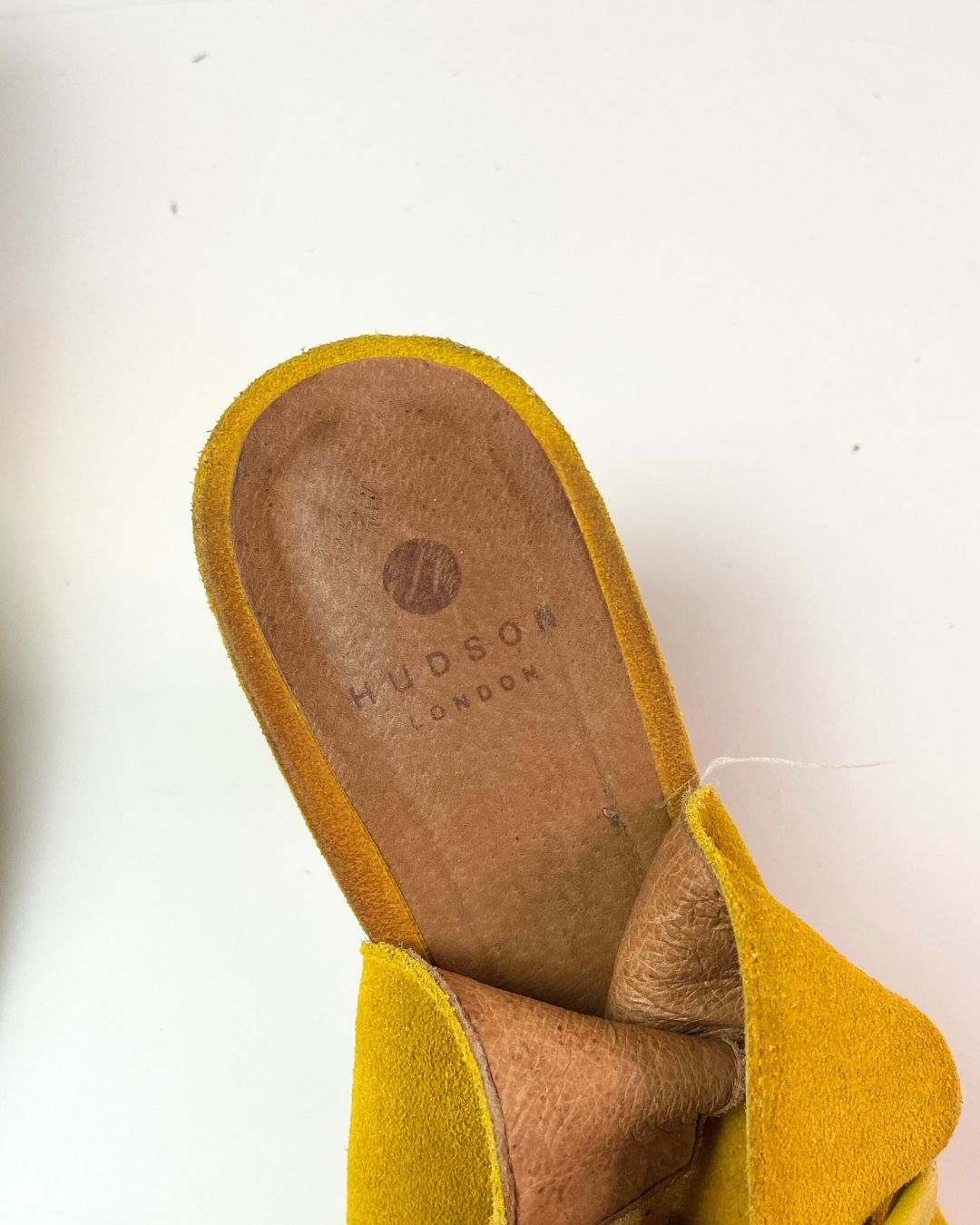 second hand Hudson Hudson Yellow Suedue Heels Size 6 25 OWNI