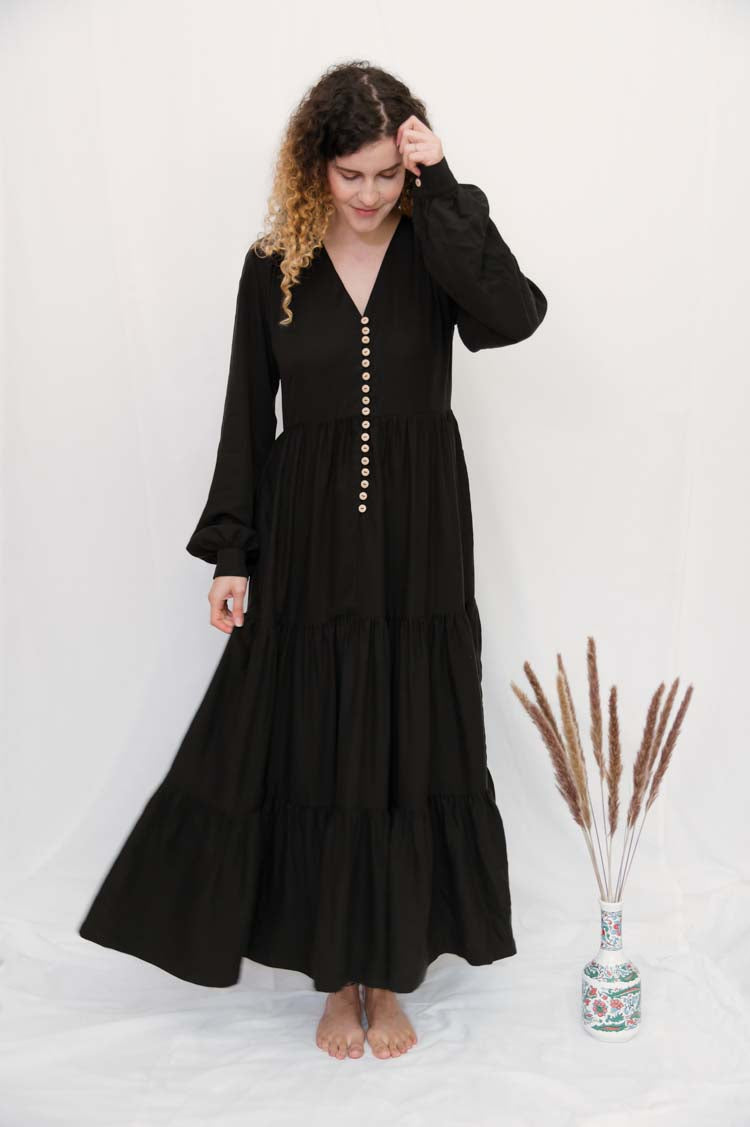 sustainable maxi dress - black