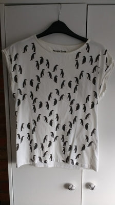 Preloved Penguin tshirt