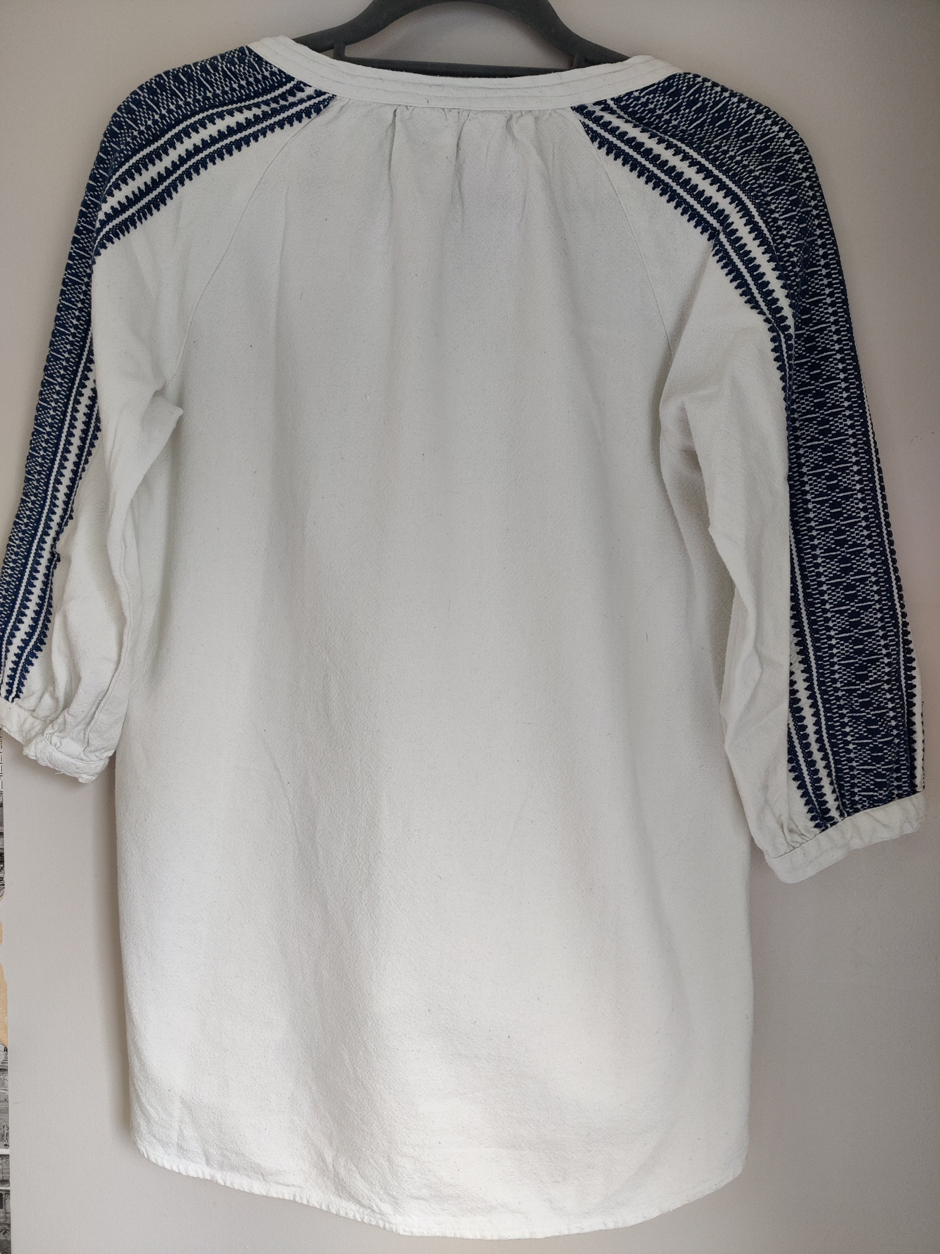 Preloved Embroidered white top
